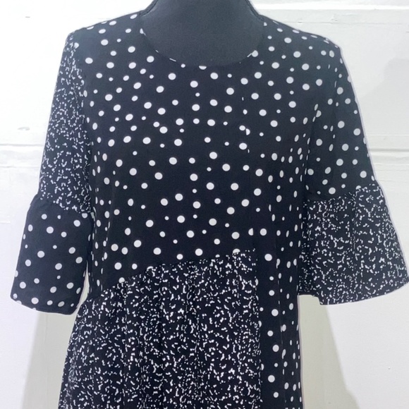 Black and white multi fabric asymmetrical dress - Picture 9 of 9